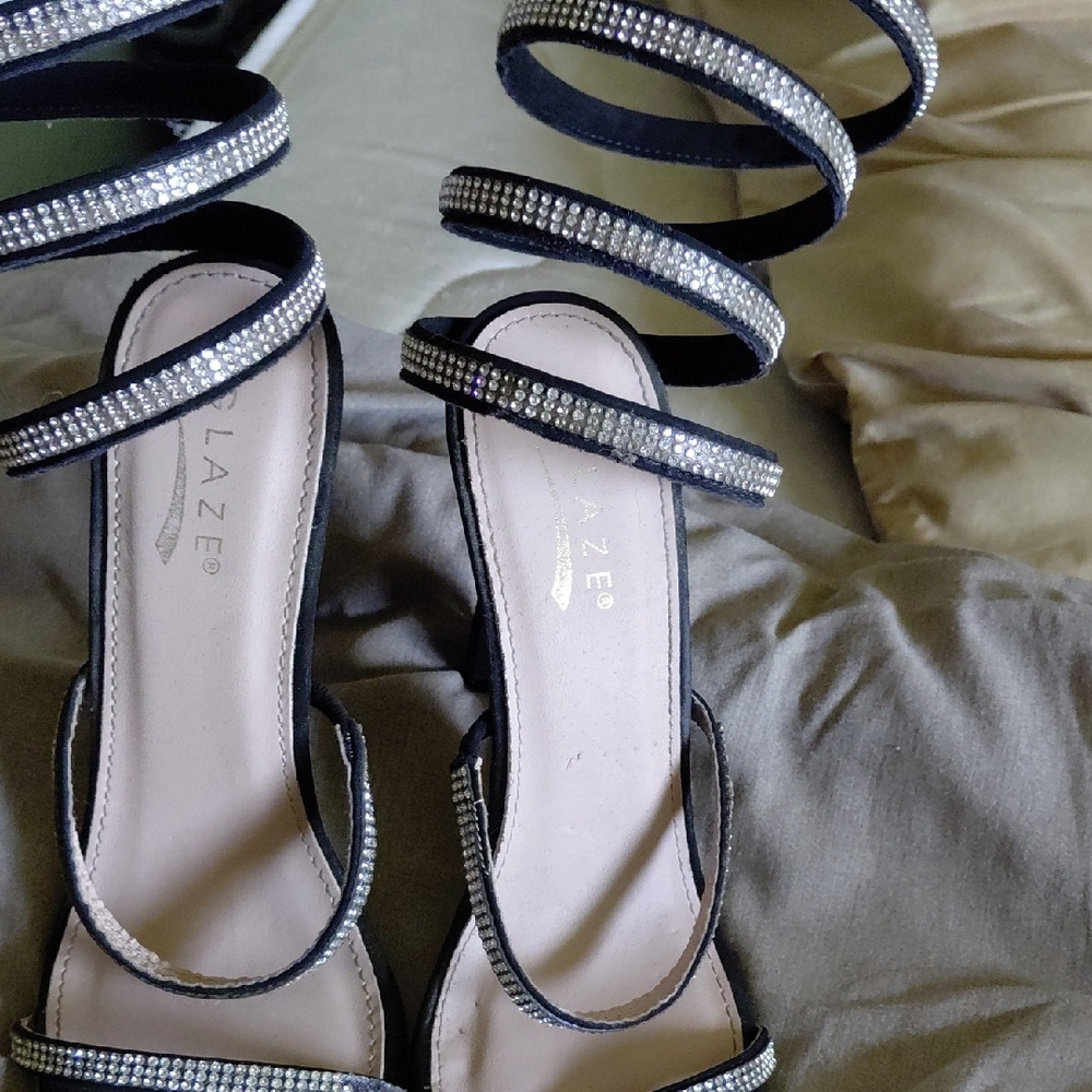 Glaze Black Heels with Curved Straps